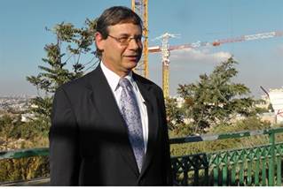Ayalon Gives the Press a Crash Course in Reality at Gilo