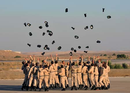 Israeli Air Force Touts Female Flight Schools Grads