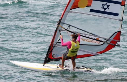 Israeli Woman Sails to Victory in World Championship