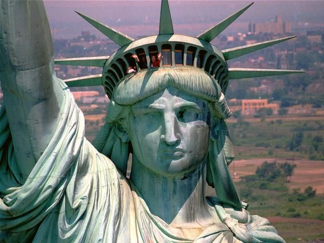 Israeli Air Force Woman Vet Helps Protect Statue of Liberty
