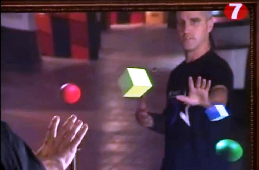 New Technology Turns Any Mirror Into a 3D Display