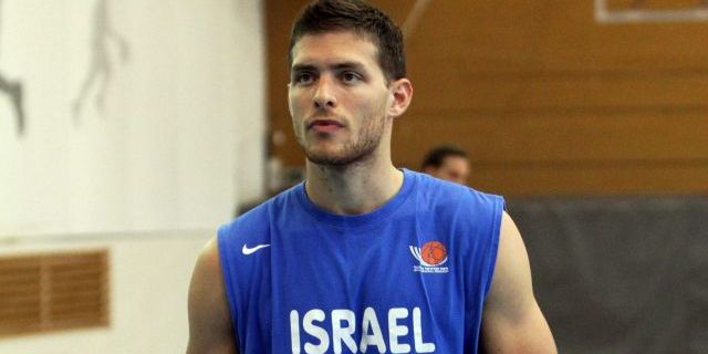 Israel’s Gal Mekel Signs with NBA’s Dallas Mavericks